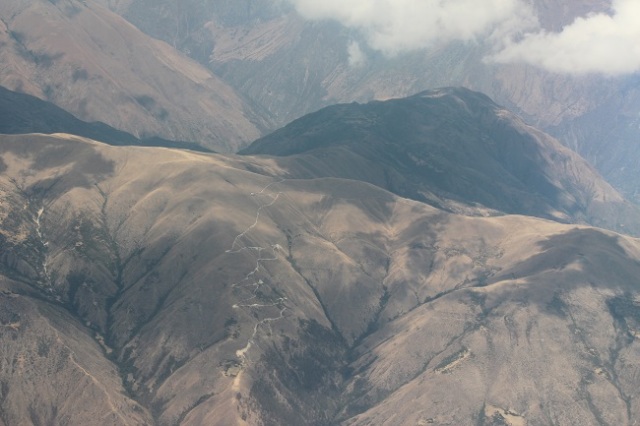 Sobrevoando a cordilheira dos Andes. Não se engane - o avião estava muito alto!